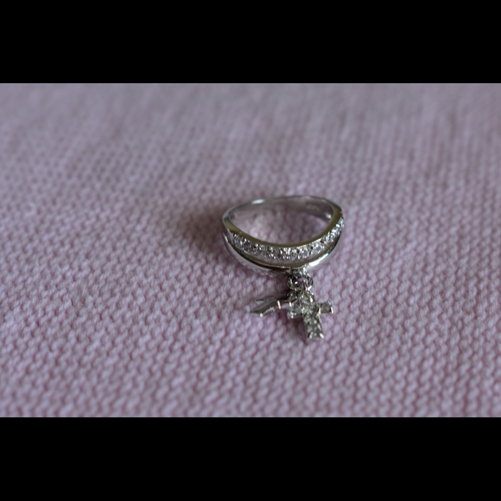 Ring with two crosses